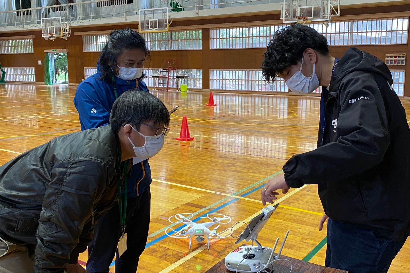 エアリアルドローンスクール 屋内実技