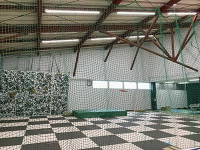 屋内訓練場