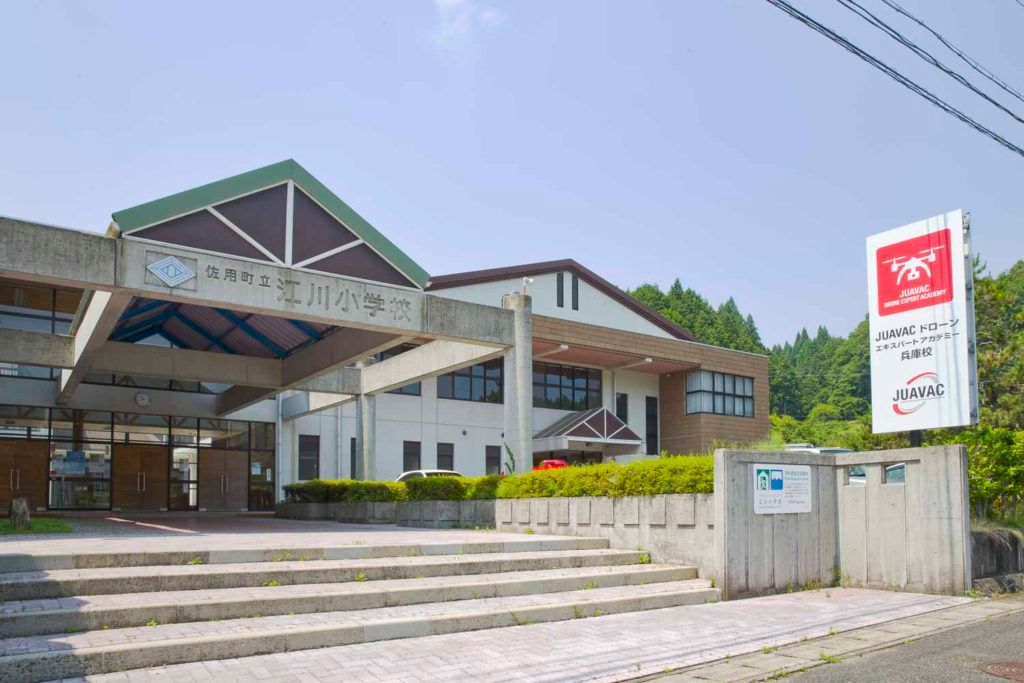 屋内練習場も完備しています