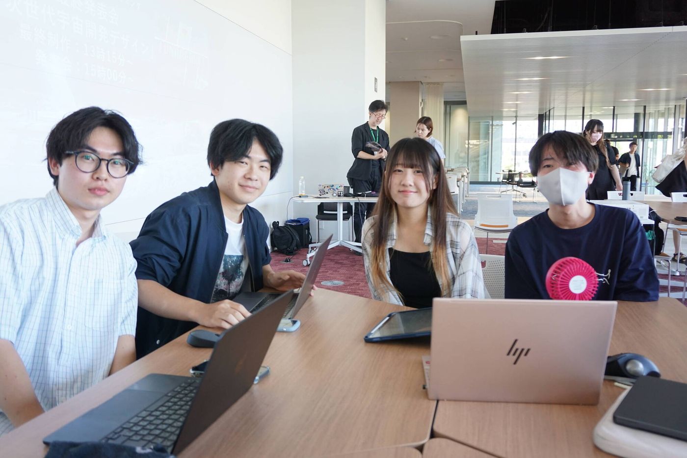 質問に答えてくれた造形学部の生徒