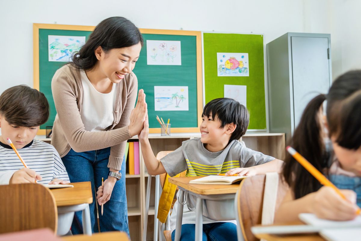 学童指導員に資格は必要?2015年より放課後児童支援員資格が新設
