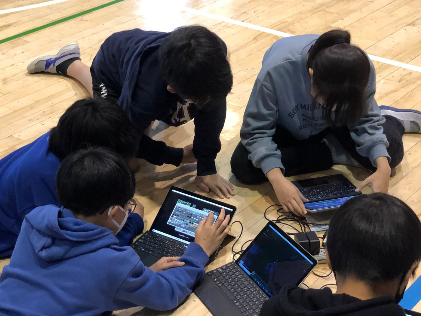 公立小学校　プログラミング授業　事例