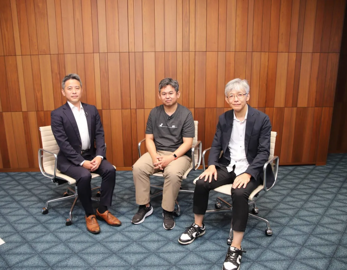 鼎談を終えて飯坂氏、及川氏、田中氏３人の写真