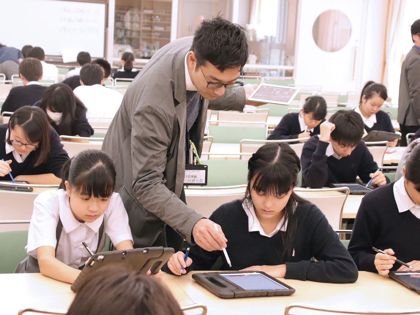 千代田区立麹町中学校で実証事業の様子