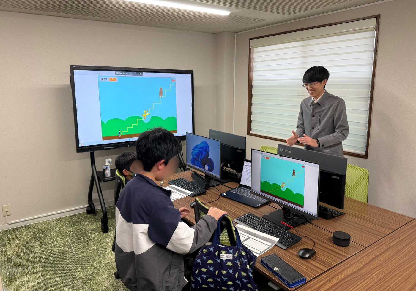 豊川市の小学生向けプログラミング教室の初級コース授業の様子