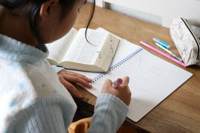 小学生　英語塾　必要