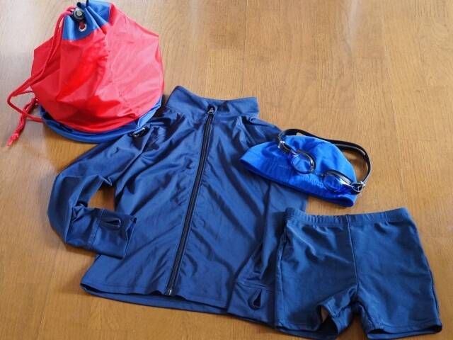 小学校でもラッシュガード着用