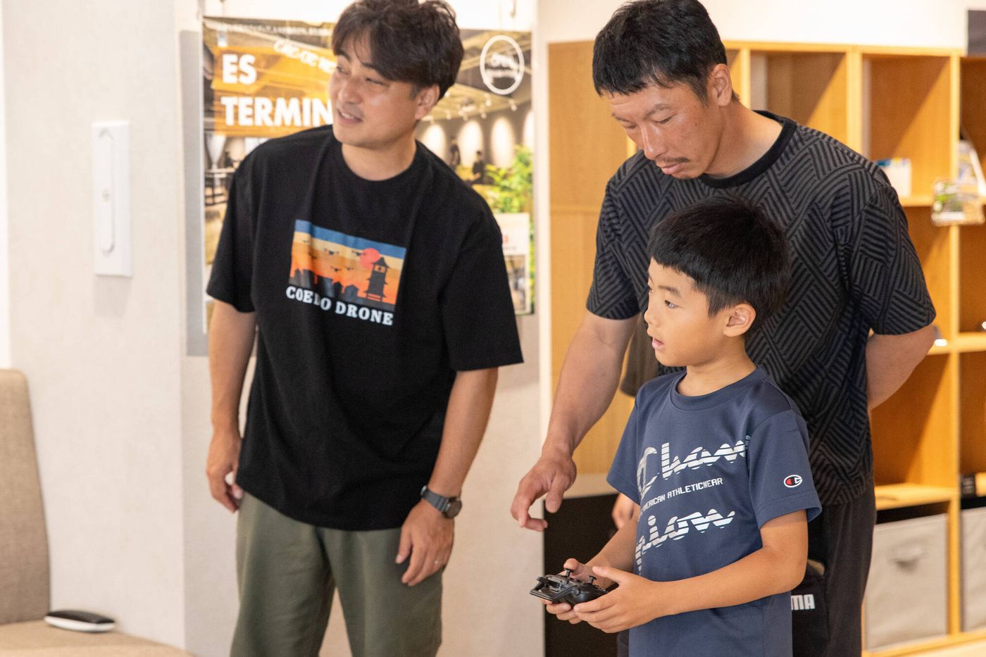 COEDO DRONE / 小江戸ドローンスクールの小学生向けドローン工作教室の様子