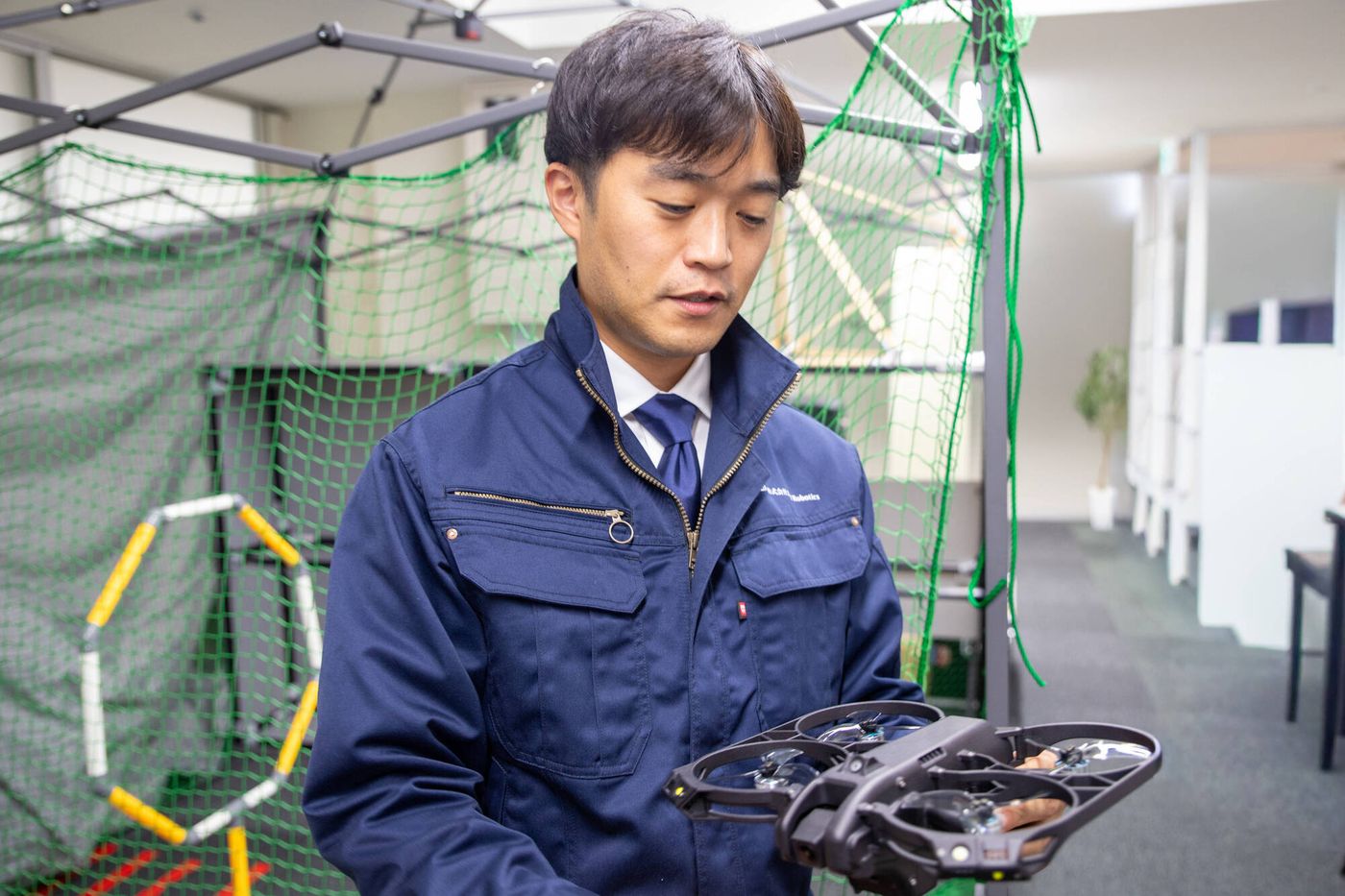 Small Doctorを手に説明する藤本氏