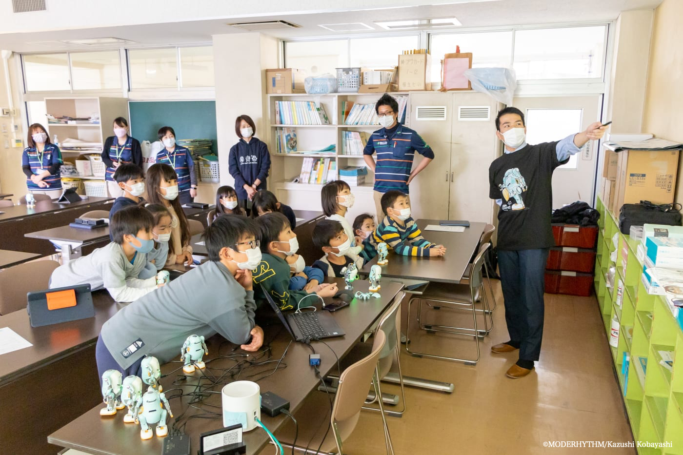 ロボット　プログラミング　授業　小学校