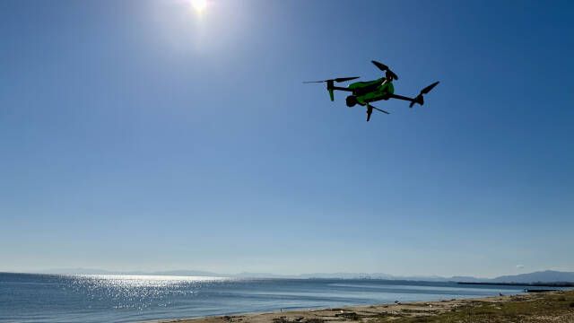 ドローンが飛んでいる
