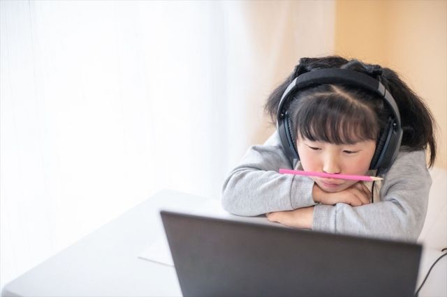 小学生　オンライン授業　留守番