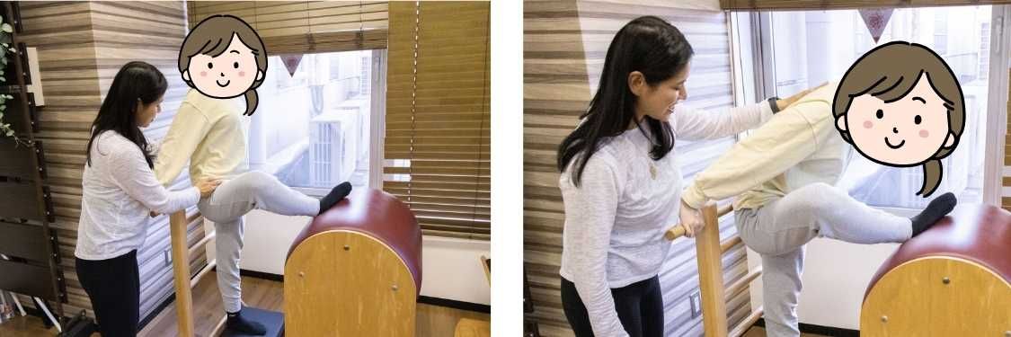 女性が男性の足を伸ばしています。