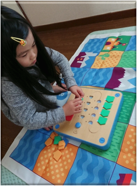 プログラミングおもちゃ「キュベット」とは？息子と娘に遊ばせてみた