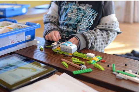 レゴ® WeDo2.0を使った授業の様子