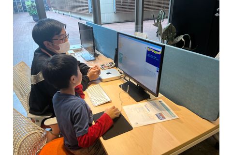 お子様一人ひとりのペースに合わせて、教材を選び授業を行っています