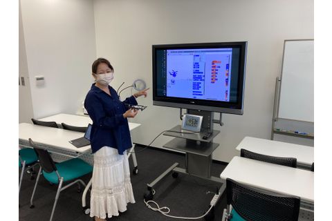 現役システムエンジニアの講師が丁寧に教えます。