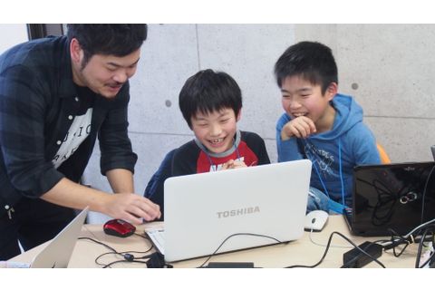 過去に実施したプログラミング体験会の様子です。