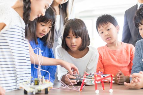 Scratchコース以降も様々なコースをご用意しています。