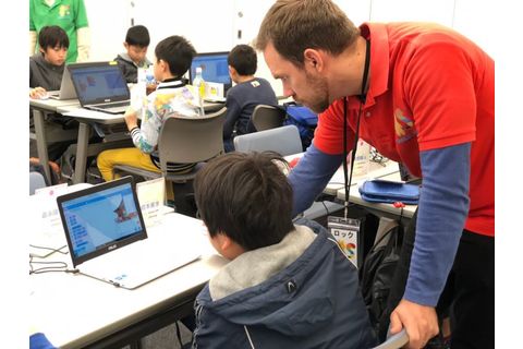外国人講師と英語で挨拶も♪