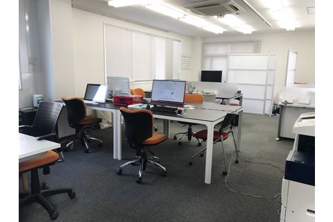 少人数で、質問にもすぐに応えられる教室です。