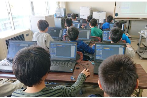 富山県内の小学校で講座を行っています