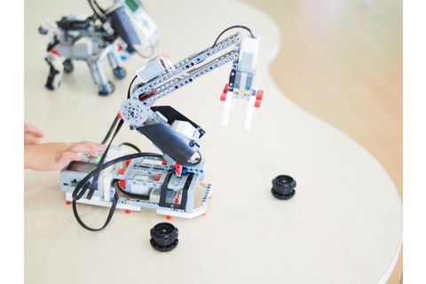世界標準のロボットプログラミング教材：レゴ® マインドストーム® EV3