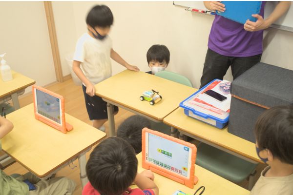１人で１つのロボットを制作するため自由に工夫できる