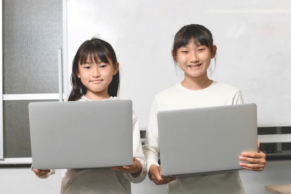 保育士とITエンジニアの経験を持つ講師が丁寧に指導！