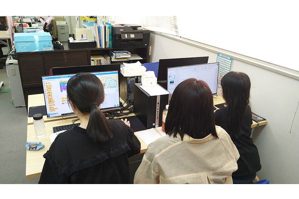 超少人数制個別指導（講師1対生徒2まで）で個別最適化