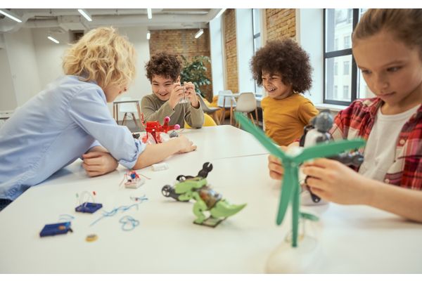 ３Dモデリングやロボット、デジタルモノづくりも。