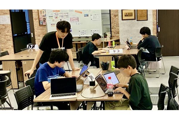 講師1人に生徒は3人まで (=´∀｀)人　ハイレベルな講師による手厚い指導でステップアップ！