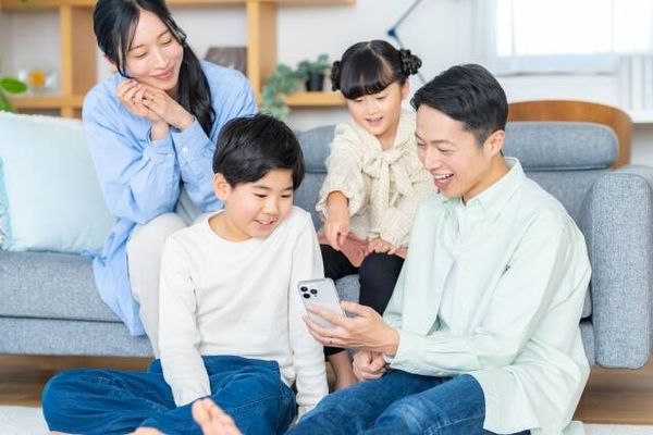 お子さんの今日の頑張りをその都度連絡！専用アプリでの報告で保護者様も安心の授業