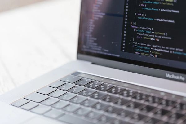 ScratchからUnity・Pythonまで、さまざまなプログラミング言語を学べます