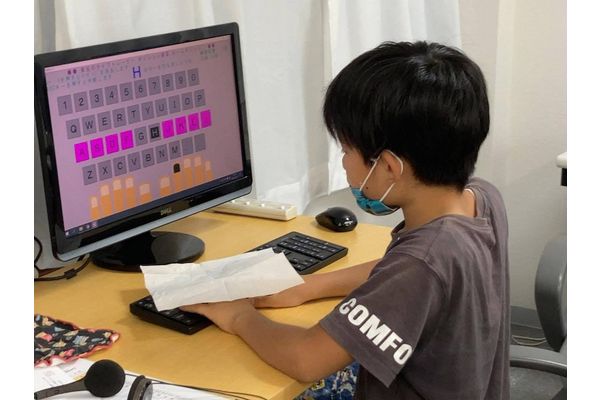 Scratch入門から本格コードまで、無理なく進める段階的カリキュラム