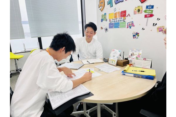 バラエティに富んだ講師陣