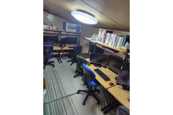 建物は昔ながらの家です