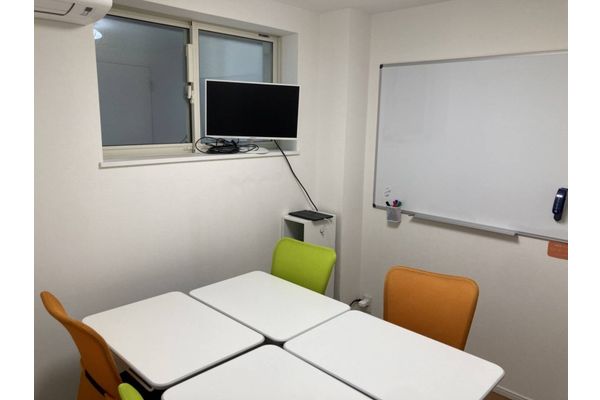 最大6名まで、アットホームな少人数制で、塾・学童保育での指導経験豊富な講師が丁寧に指導します！