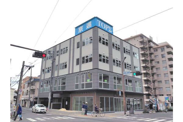 TOPΣの校舎外観