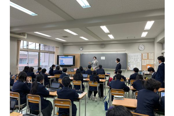 プロクラスキッズのカリキュラムは学校等でも採用されています