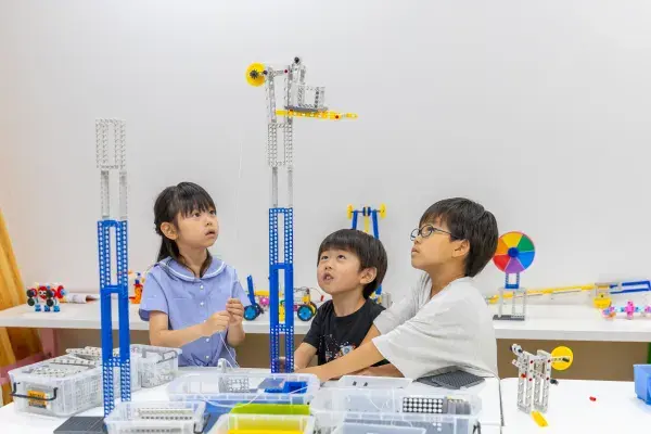 プログラミングやロボットだけじゃない！総合的な理数ITの力が伸びるカリキュラム！