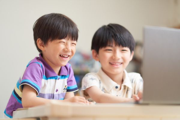ゲーム制作を通じ、さまざまな プログラミングを楽しく学べる