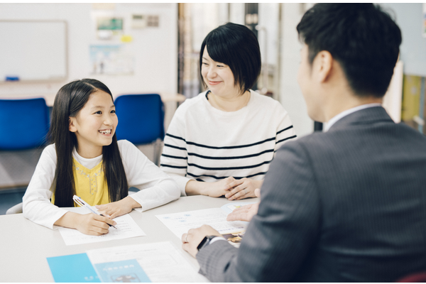 学習塾ならでは！「年3回のテスト＆面談」と、始めやすい安心の料金設定
