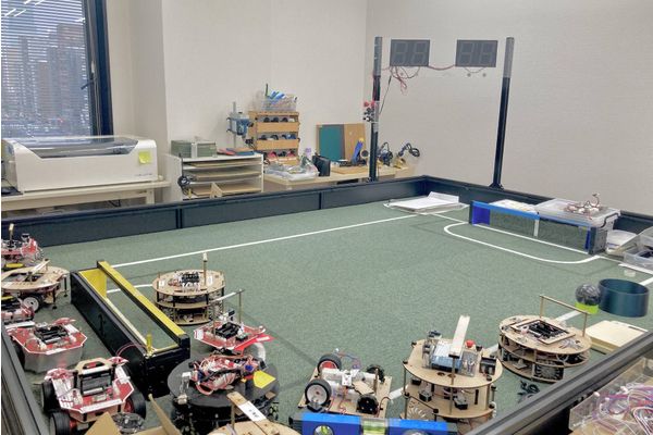 機材や競技フィールドなど学習環境が充実