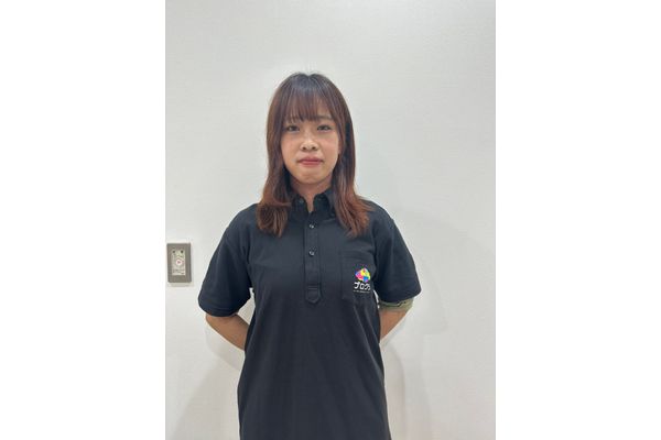 小八重　葵衣（こばえ　あおい）