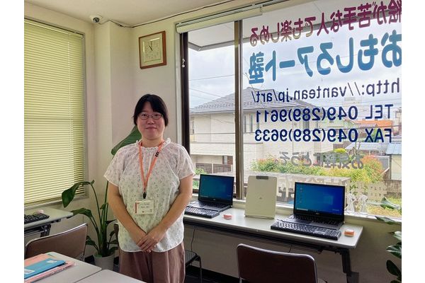 野村　愛衣先生