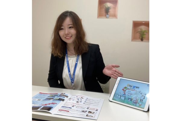 石野　あゆみ